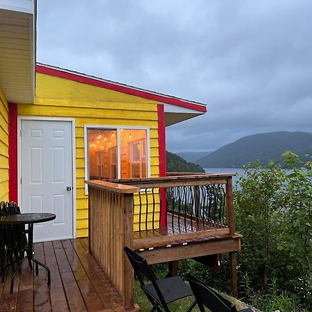 Knotty Pine Ocean Front Suite - Adults Only Ингониш Екстериор снимка