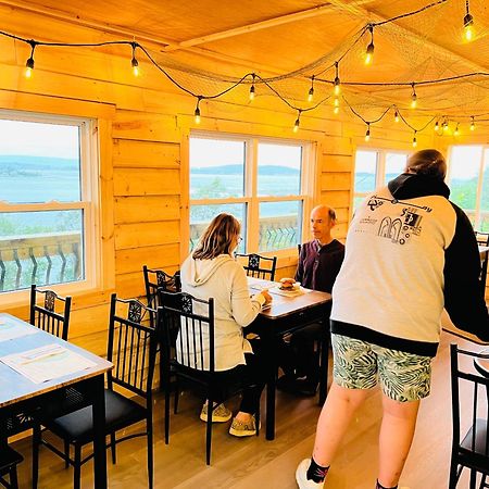 Knotty Pine Ocean Front Suite - Adults Only Ингониш Екстериор снимка
