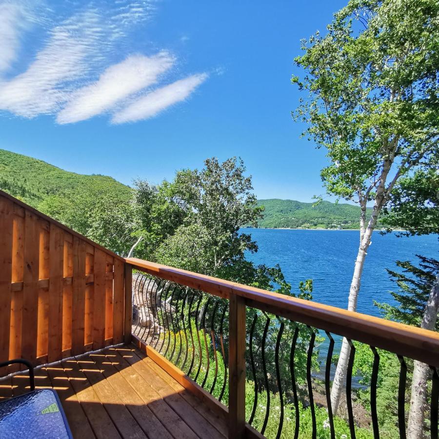 Knotty Pine Ocean Front Suite - Adults Only Ингониш Екстериор снимка