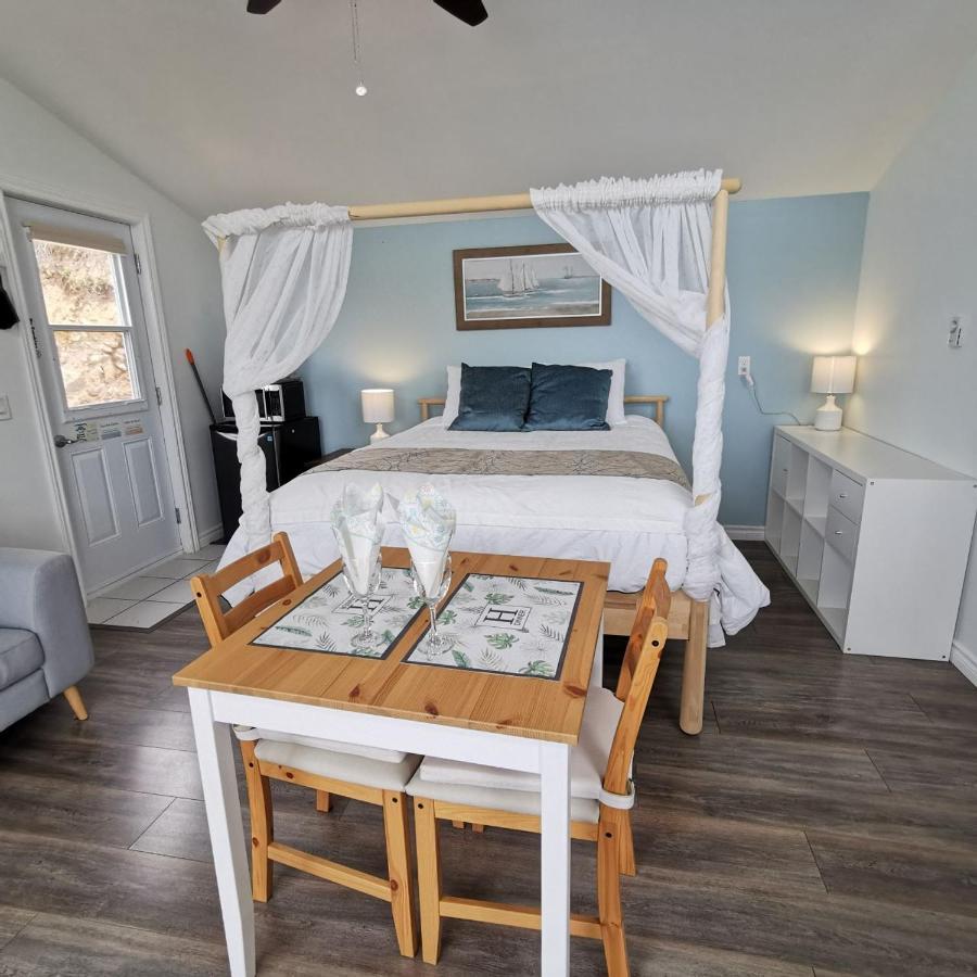 Knotty Pine Ocean Front Suite - Adults Only Ингониш Екстериор снимка
