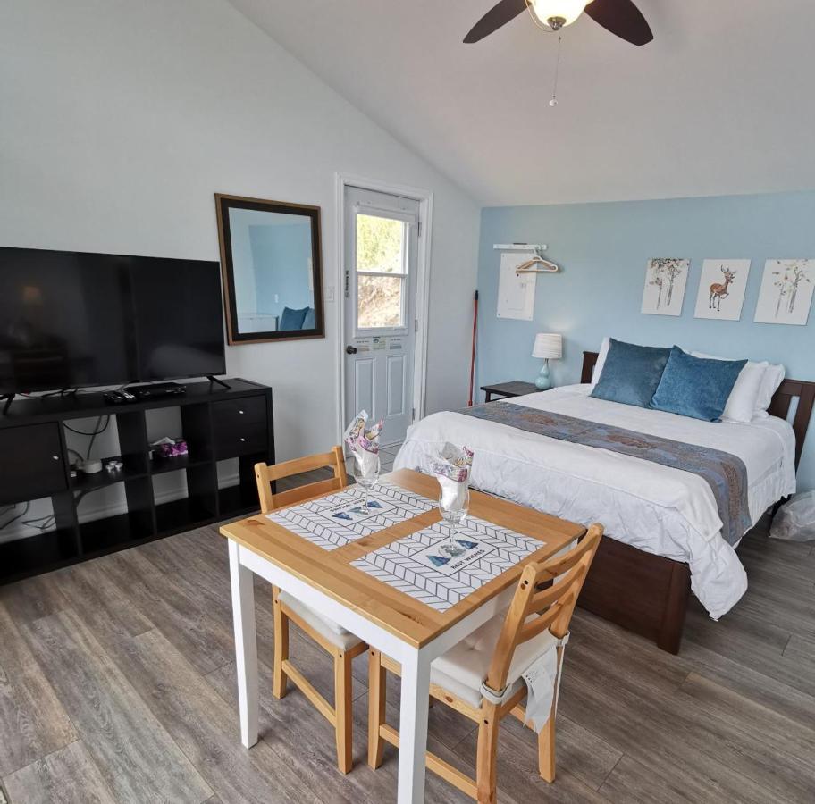 Knotty Pine Ocean Front Suite - Adults Only Ингониш Екстериор снимка