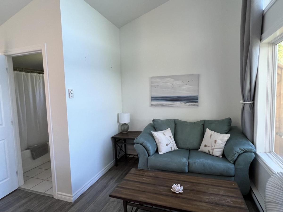 Knotty Pine Ocean Front Suite - Adults Only Ингониш Екстериор снимка